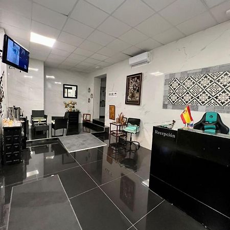 Hostal Milan Аліканте Екстер'єр фото Reception area of the Embassy of Spain in Tirana