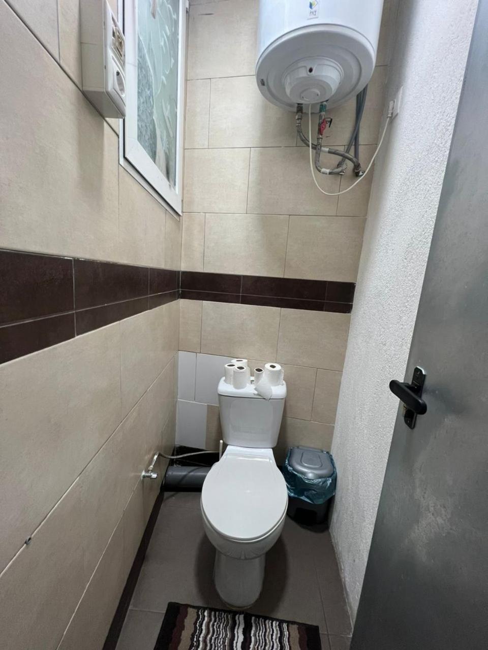 Hostal Milan Аліканте Екстер'єр фото A toilet in a hotel