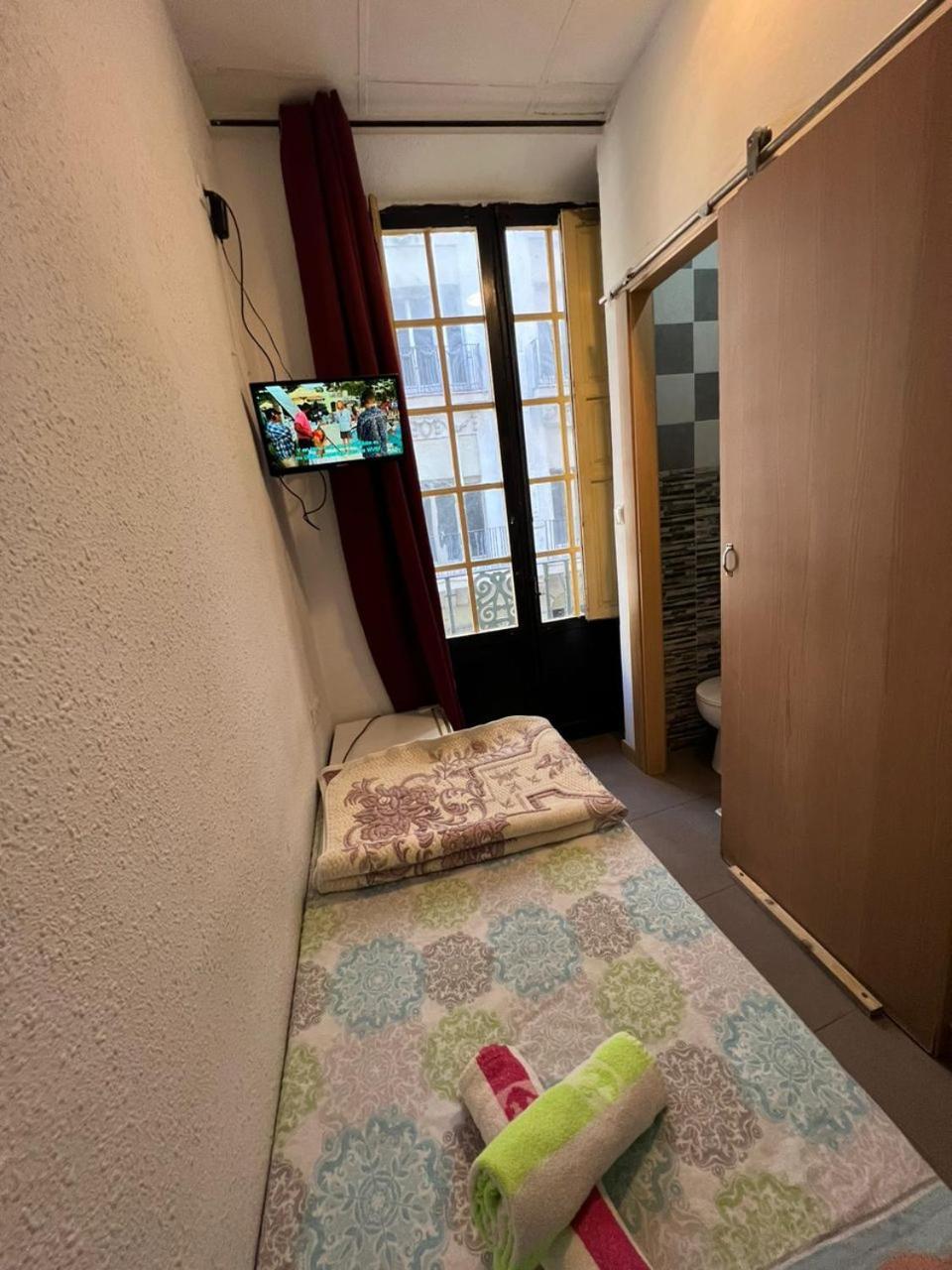 Hostal Milan Аліканте Екстер'єр фото