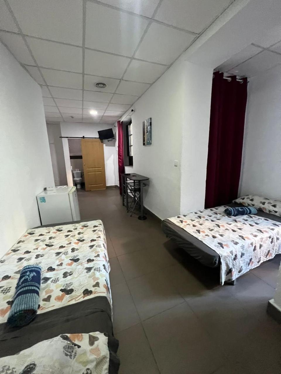 Hostal Milan Аліканте Екстер'єр фото